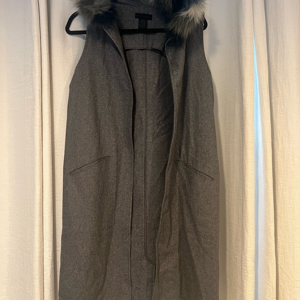 Steve Madden Sleeveless Cardigan Vest with hood and pockets. Size S